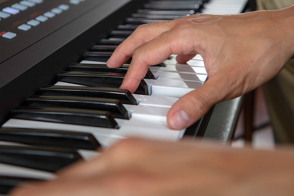 Roland E-X50 keyboard detail
