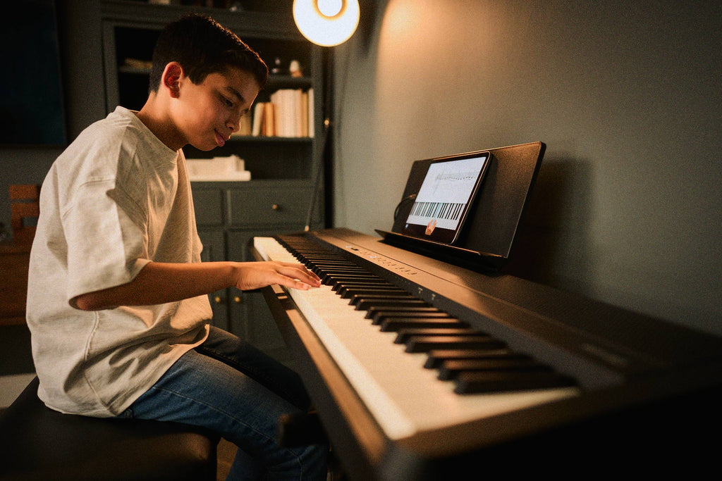 Roland FP-40 digital piano with Piano Sphere learning app